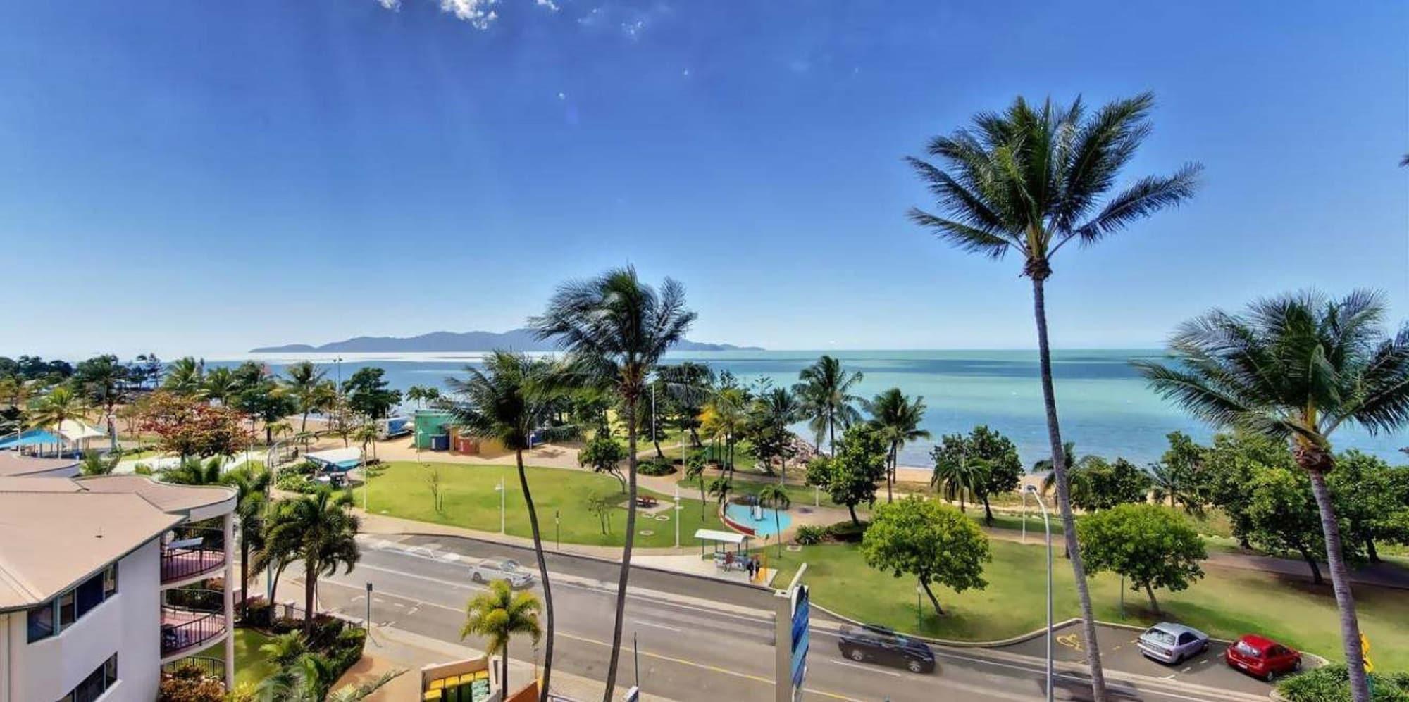 Aquarius On The Beach Aparthotel Townsville Eksteriør bilde