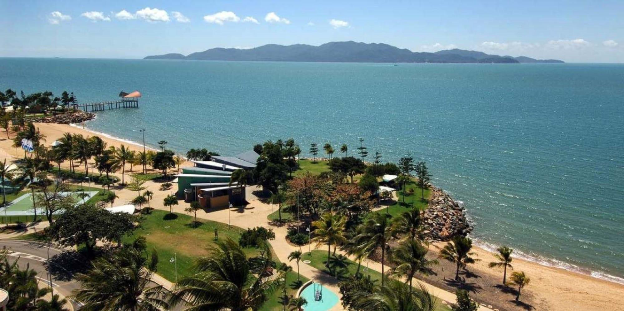 Aquarius On The Beach Aparthotel Townsville Eksteriør bilde