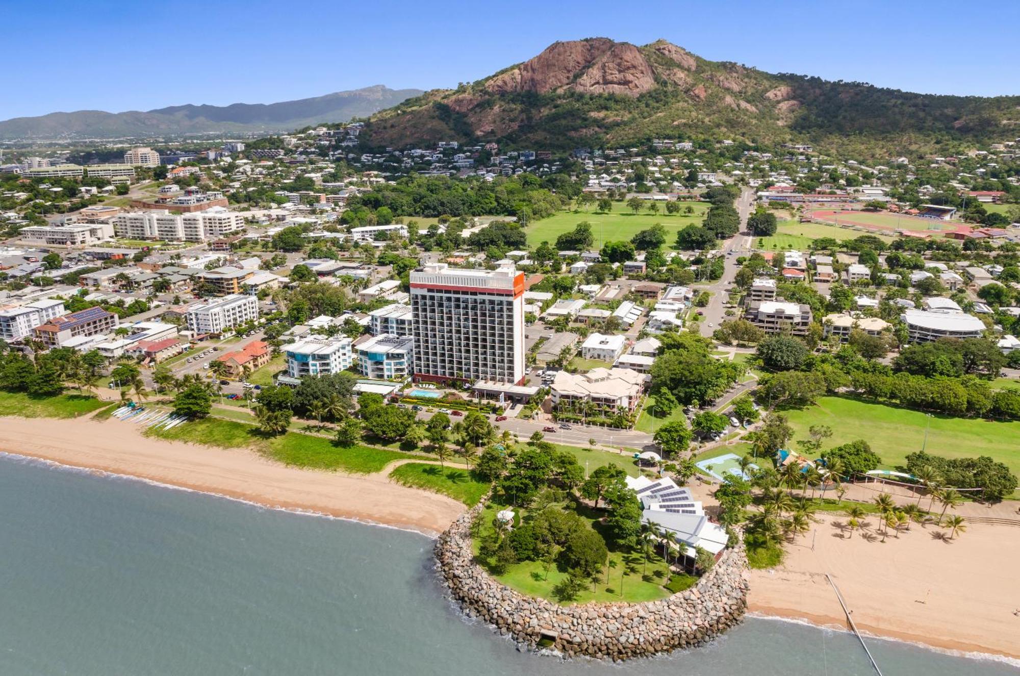 Aquarius On The Beach Aparthotel Townsville Eksteriør bilde