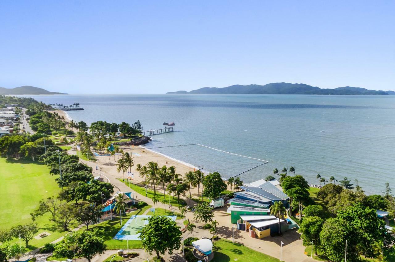 Aquarius On The Beach Townsville Eksteriør bilde